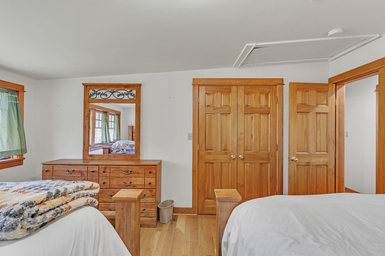 Room 5, Charming Country 4br Retreat With Riverfront Views 4 Bedroom Cabin, Rio Arriba