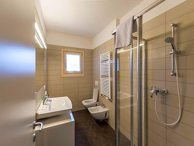 Bathroom 5, Acqua Resorts, Brescia