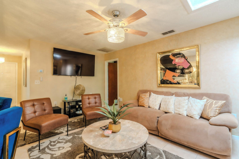 Living area 5, Ocala - WEC., Marion