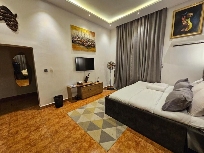 Room 3, Atlantic Experience Apartment, AbujaMun