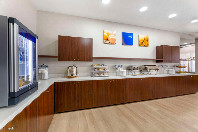Food & Drinks 4, Comfort Inn & Suites Cuyahoga Falls - Akron, Summit