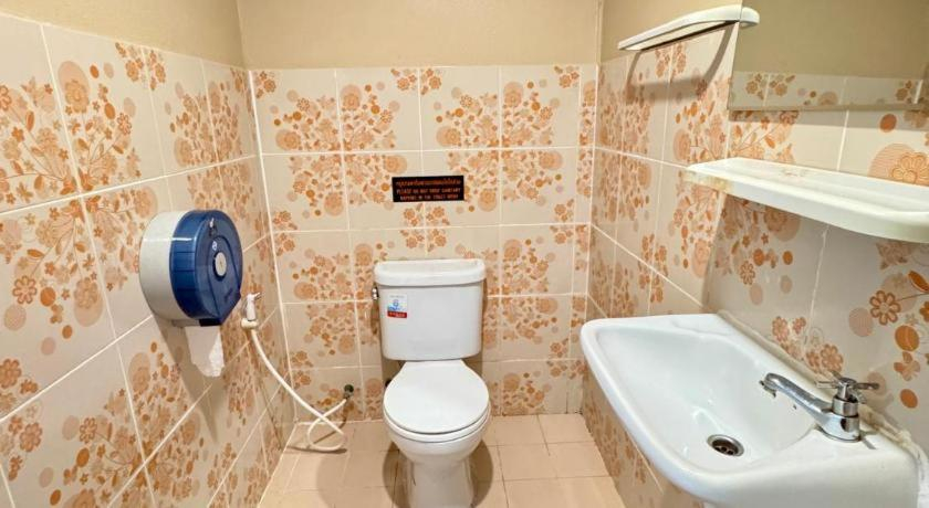 Bathroom 3, Sea Flower Resort, Koh Chang