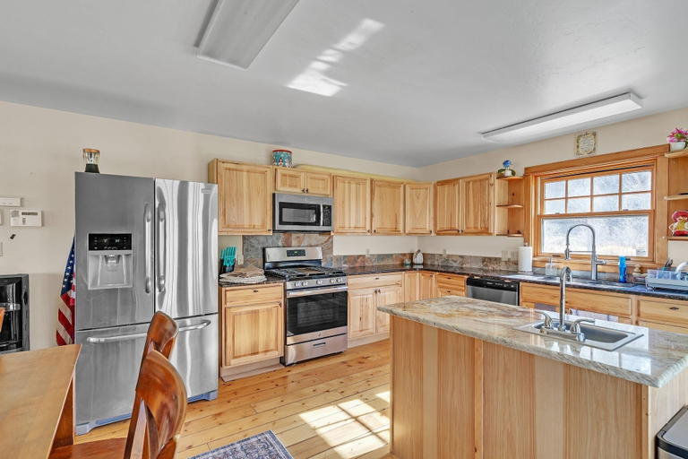 Private kitchen 2, Charming Country 4br Retreat With Riverfront Views 4 Bedroom Cabin, Rio Arriba