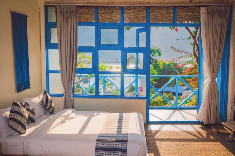 Room 5, Sundown By Karma, Gandaki