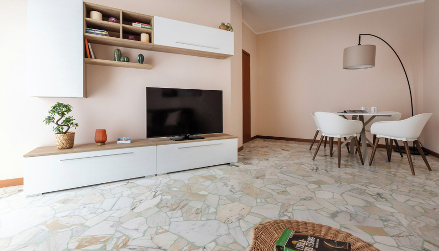 Others 4, Italianway - Campania 26 A, Milano