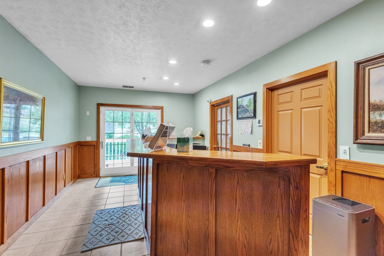 Lobby 2, 1st Floor Front Side Suite - 104 by Grand Wood Suites, Brown