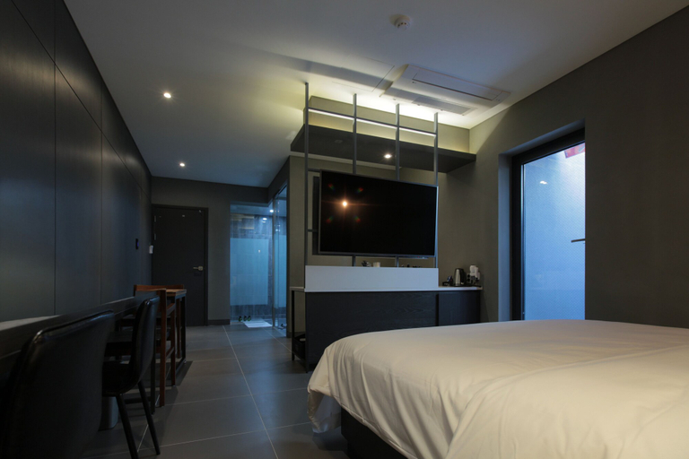 Room 4, Hotel Vin, Jinhae