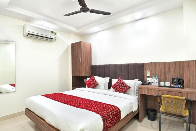 Room 3, GoBravo Nova Paharganj New Delhi, Delhi