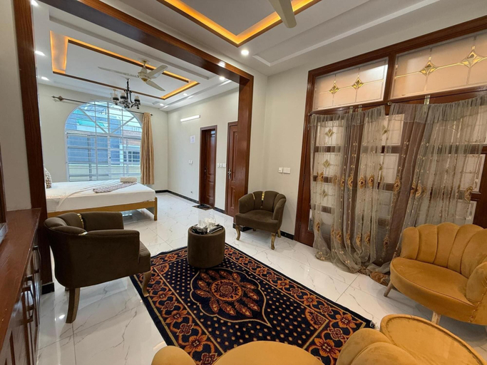 Room 5, Lux Lodges Guest House, Islamabad