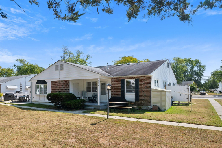 Exterior 2, 2BR Cape May Retreat - Yard, Beach & Parking, Cape May