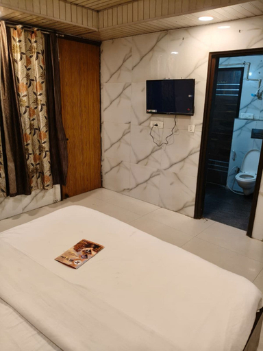 Room 5, Hotel Dwarka Inn, Delhi