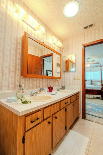 Bathroom 2, Ocala - WEC., Marion