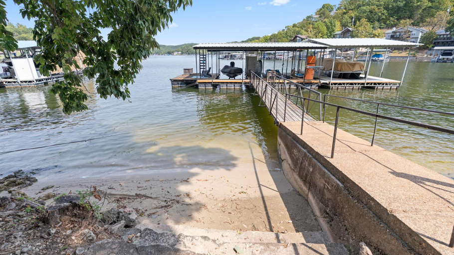 Property grounds 3, Honey Hole 3 Well Dock!, Camden