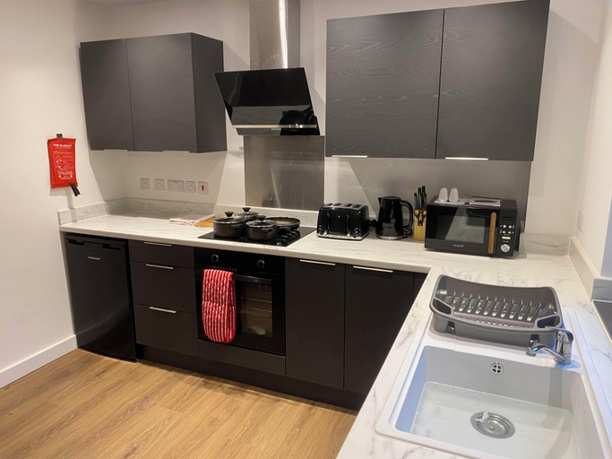 Private kitchen 4, The Square Apartments Flat 2, Swindon