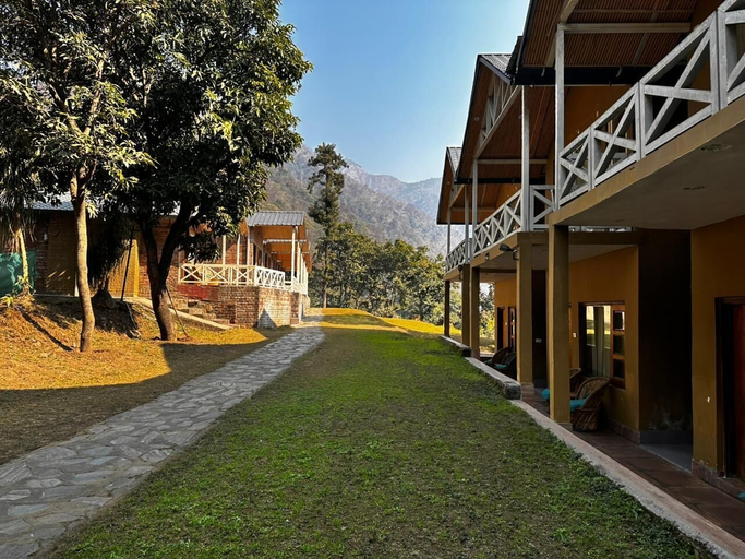 Property grounds 2, High Bank Himalayan Retreat Eco Resort, Garhwal