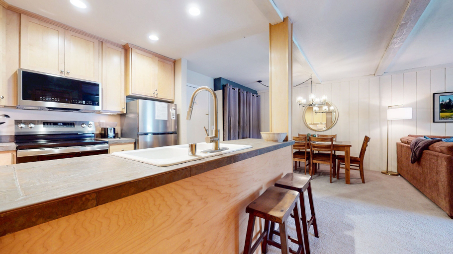 Private kitchen 5, Summit #55 1 Bedroom Condo, Mono