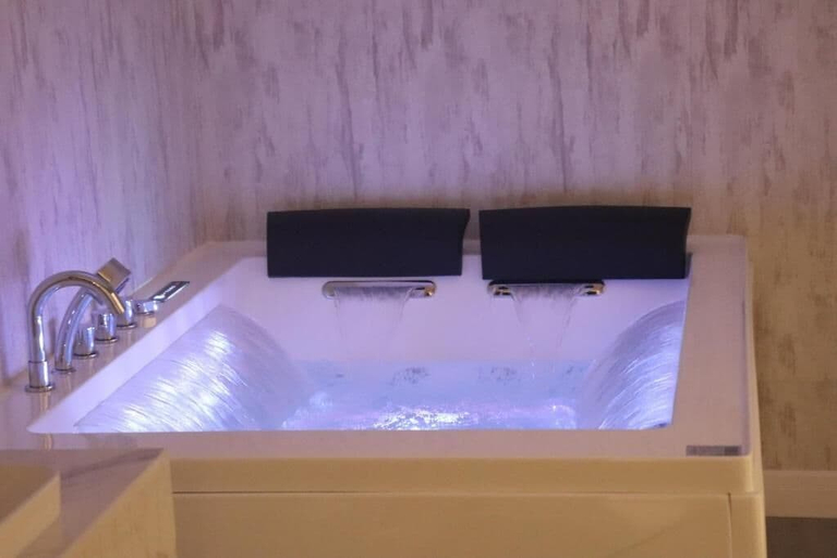 Bathroom 3, Thawari Hotel Apartments, Riyadh
