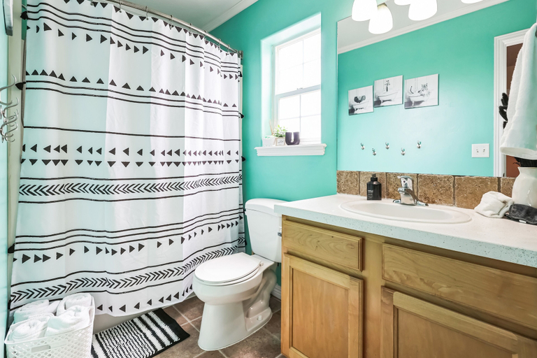 Bathroom 5, Cozy Corner Oasis With Hot Tub 4 Bedroom Home, Twin Falls