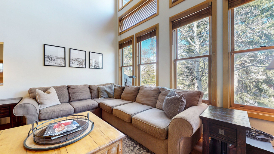 Living area 4, Snowcreek V #874 3 Bedroom Condo by RedAwning, Mono