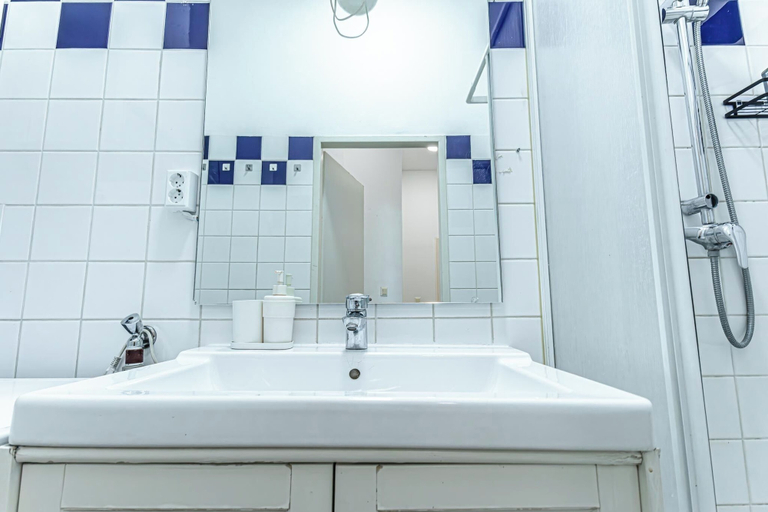 Bathroom 4, Elegant Spacious 2BR City Center Stay, Wien