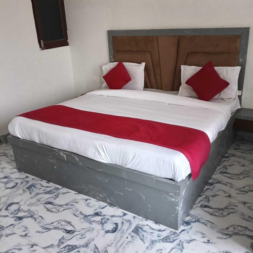 Room 4, Hotel Taj Holiday, Agra