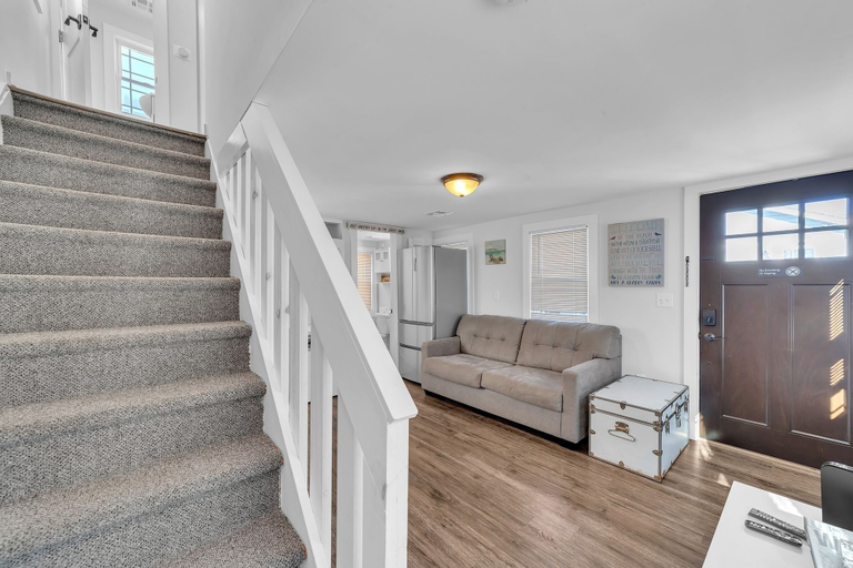 Interior 4, Charming 2-br Home, 4 Blocks To The Boardwalk 2 Bedroom Home, Ocean
