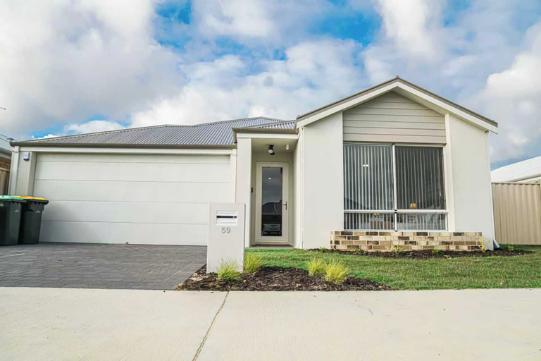 Exterior 4, StayAU Family Perfect Beach Getaway, Rockingham