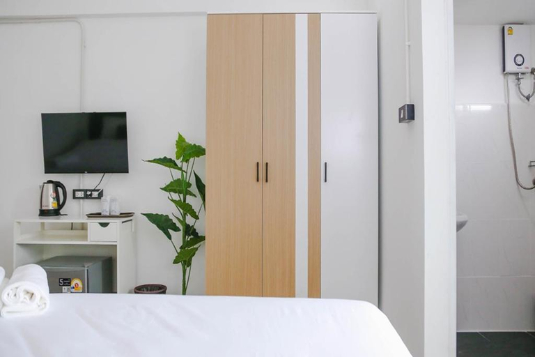 Bedroom 5, Chana Bangkok Hotel, Khan Na Yao