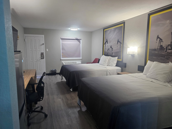 Room 4, Super 8 by Wyndham Hobbs, Lea