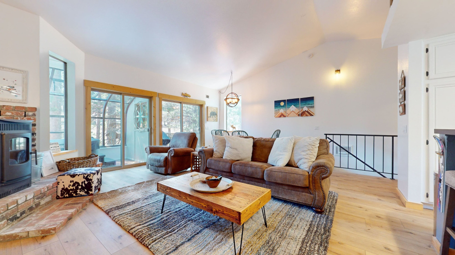 Living area 3, Forest Creek 29 Forest Setting Mountain Townhouse with Private Jacuzzi by RedAwning, Mono