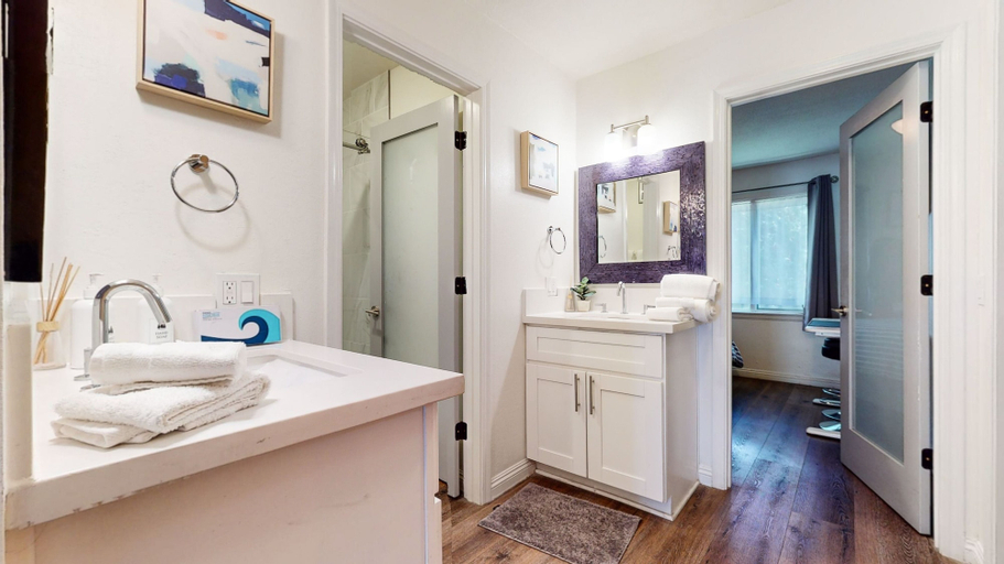 Bathroom 3, Chateau de Montagne 6 Pet-Friendly and Remodeled, On Shuttle Route by RedAwning, Mono