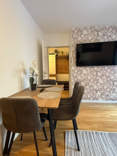 Dining 3, Central Area 1BR Apartment With Balcony, Wien
