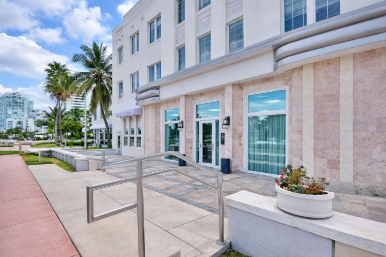 Exterior 5, Cozy Gorgeous Studio in Miami Beach, Miami-Dade