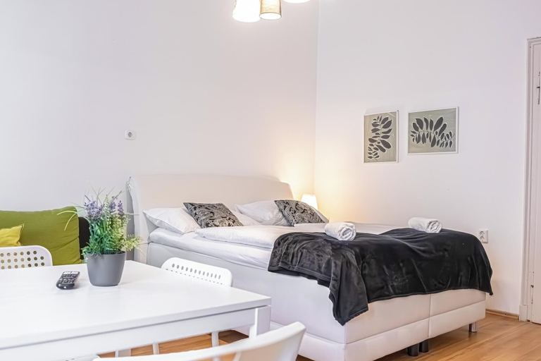 Room 3, Cozy 2BR Apt With Excellent Connectivity, Wien