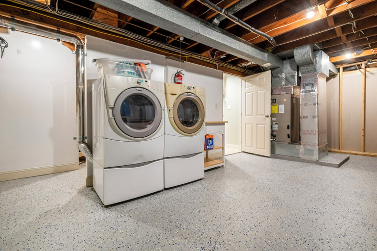 Interior 4, 5 Woods Dr, Cumberland