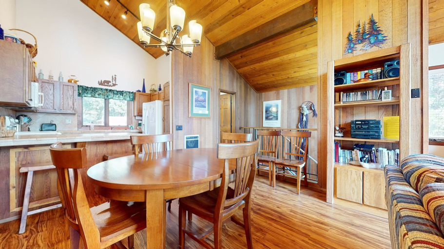 Private kitchen 2, Meadow Ridge 28 Spacious and Secluded, Private Washer Dryer, Close to Eagle by RedAwning, Mono