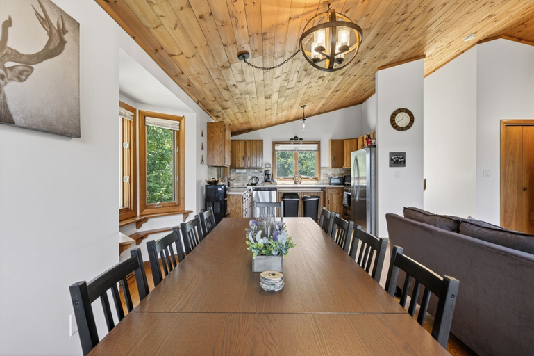 Dining 2, Scenic White Mountains Retreat 4 Bedroom Home, Grafton