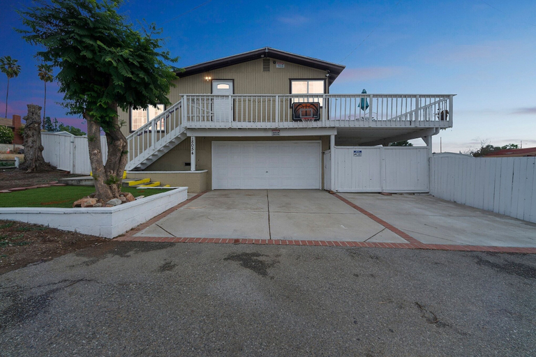 Exterior 2, Paradise On Earth 3 Bedroom Residence by RedAwning, Riverside