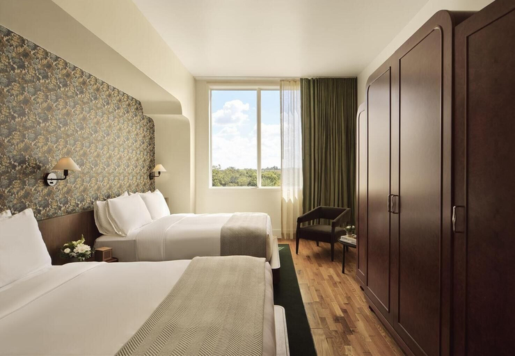 Room 4, The Inn at Green Pastures, Travis