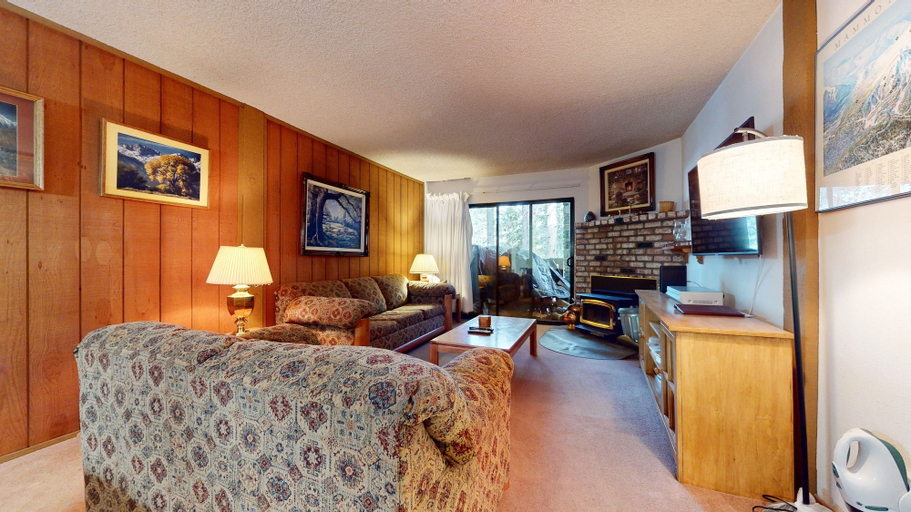 Living area 2, Summit #267 1 Bedroom Condo by RedAwning, Mono