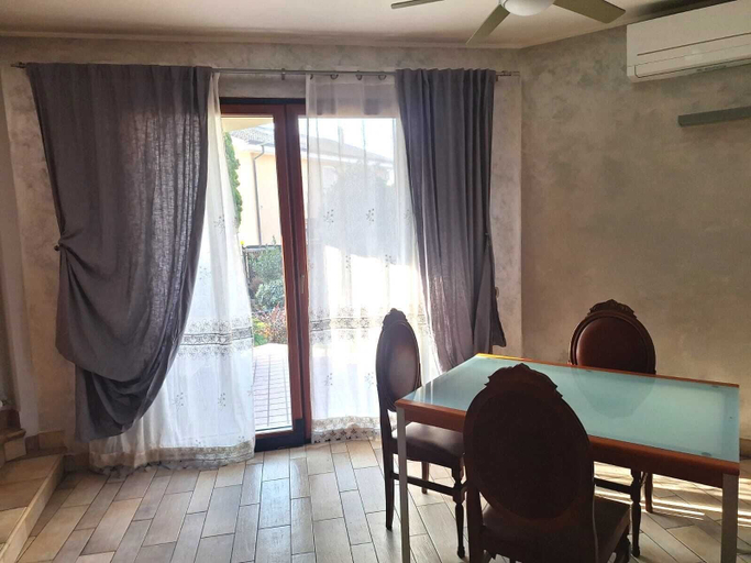 Dining, Villa Milos, Milano