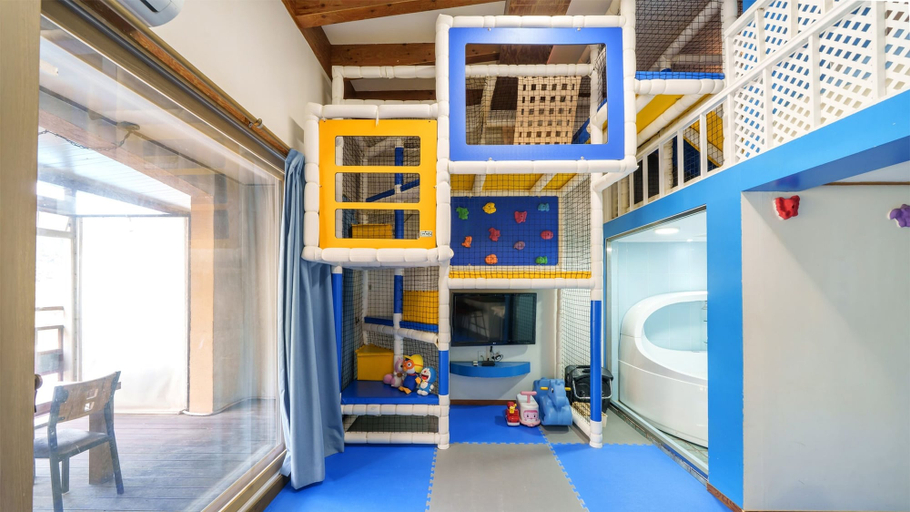 Exterior & Views 2, Gapyeong Lucerne Kids Spa Pension, Gapyeong