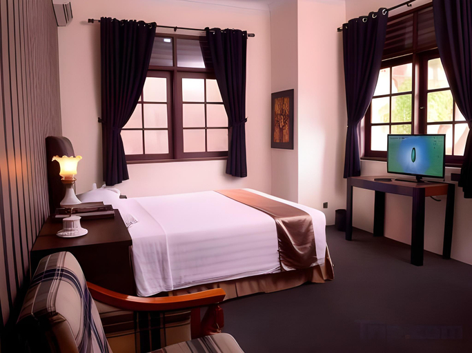 bedroom 9