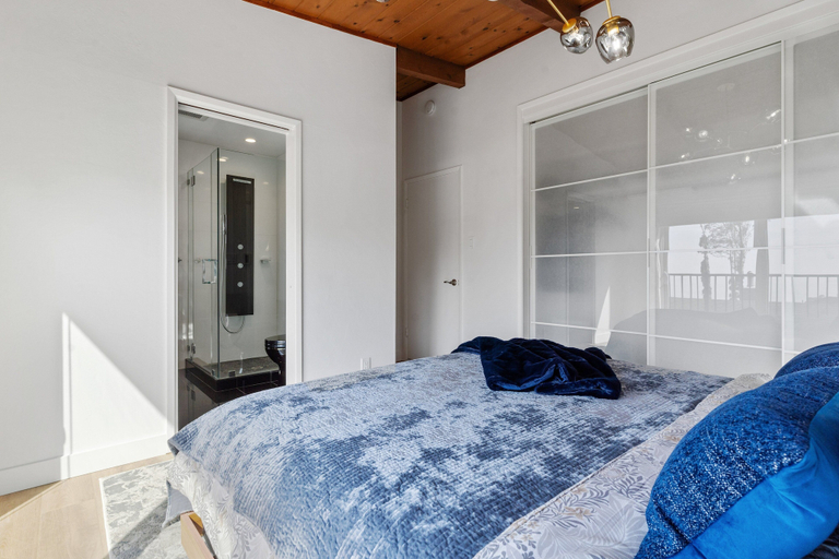 Room 4, 180-Degree Ocean Views Deck + Hillside, San Mateo
