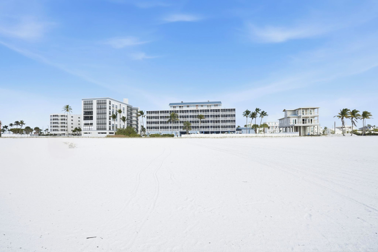 Others 5, Windward Passage Resort, Lee
