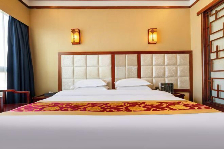Bedroom 3, Pingguo International Hotel, Baise