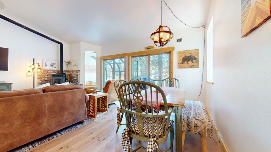 Dining 5, Forest Creek 29 Forest Setting Mountain Townhouse with Private Jacuzzi by RedAwning, Mono
