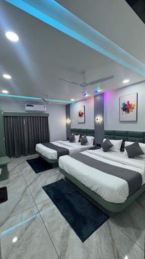 Room 3, Hotel HR Prime, Ahmadabad