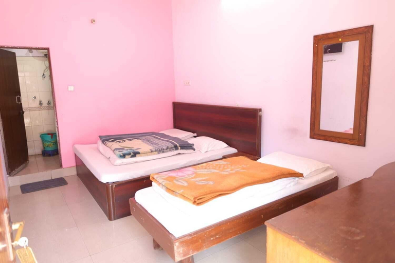 Room 4, New Samrat Hotel And Restaurant, Garhwal