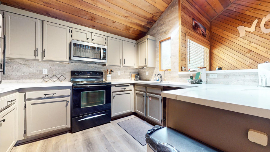 Private kitchen 2, Snowcreek Ii #220 3 Bedroom Condo, Mono